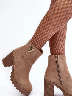 Dámské semišové kotníkové boty na vysokém podpatku se zdobením, béžová silná