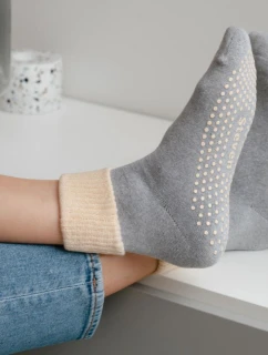 Dámske ponožky s protišmykovou úpravou ABS 126