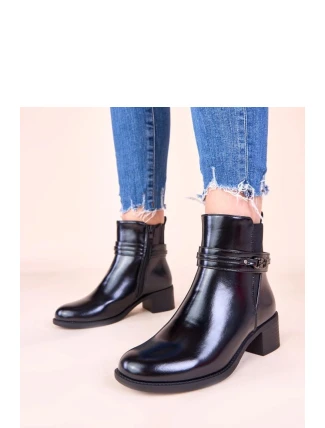 Topánky na podpätku model 222370 Solea Topánky na podpätku model 222370 Solea