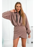 Hrejivé šaty s obálkovým spodným dielom mocca