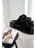 Dámske papuče na pevnej platforme s remienkami Big Star TT274531 Black Dámske papuče na pevnej platforme s remienkami Big Star TT274531 Black