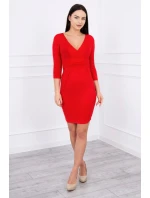 Priliehavé šaty s výrezom pod prsiami červenej farby Priliehavé šaty s výrezom pod prsiami červenej farby