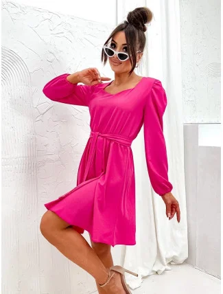 Elegantné šaty vo fuchsiovej farbe s rozšíreným spodným dielom (8249) Elegantné šaty vo fuchsiovej farbe s rozšíreným spodným dielom (8249)