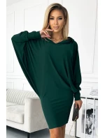 Dámske netopierie šaty vo fľaškovo zelenej farbe s kapucňou 400-1 Dámske netopierie šaty vo fľaškovo zelenej farbe s kapucňou 400-1