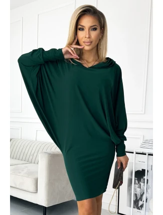 Dámske netopierie šaty vo fľaškovo zelenej farbe s kapucňou 400-1 Dámske netopierie šaty vo fľaškovo zelenej farbe s kapucňou 400-1