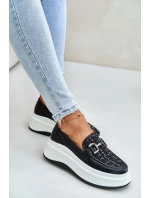 Dámske kožené mokasíny na platforme s čiernym zdobením Vinceza Dámske kožené mokasíny na platforme s čiernym zdobením Vinceza