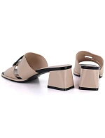 Dámske žabky na podpätku béžové Vinceza 62284