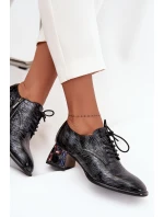 Skórzane Lakierowane Półbuty Damskie Na Obcasie Z Kryształkami Artiker 57C0072 Szare