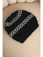 Dámska zimná čiapka so vzorom a vlnou K425 black