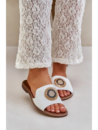 Skórzane Klapki Z Ozdobą Na Płaskim Obcasie Lewski 3047/O Białe