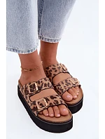 Lakované dámske papuče na platforme so zlatými sponami Lee Cooper LCW-26-35-4459L Black