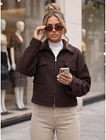 Krátky dámsky kabát typu „baranek“ so zipsom, čokoládová farba, FashionStreet TY6058 Krátky dámsky kabát typu „baranek“ so zipsom, čokoládová farba, FashionStreet TY6058
