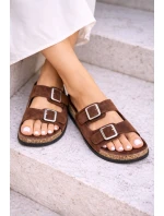 Dámské pantofle s přezkami Čokoládové Oliena