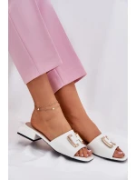 Eleganckie Klapki Damskie Na Klocku Ze Złotym Detalem Vinceza 62229 Białe