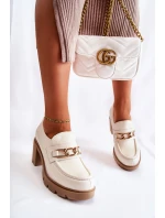 Skórzane Półbuty Na Słupku Ze Złotą Ozdobą Jasnobeżowe Lemar Mikeyla