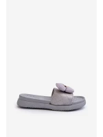 Klapki Damskie Z Ozdobą Na Niskiej Platformie Szare Cedrella