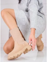 Zaujímavé hnedé členkové topánky na plochom podpätku pre ženy Zaujímavé hnedé členkové topánky na plochom podpätku pre ženy