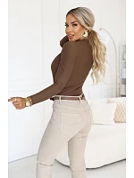 375-11 Štýlový dámsky body s krížovým výstrihom – farba mokka hnedá