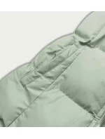 Perová dámska vesta v pistáciovej farbe s kapucňou (5M721-236)