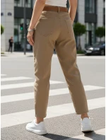Dámske džínsy s opaskom mom fit tmavo béžové FashionStreet UY2878 Dámske džínsy s opaskom mom fit tmavo béžové FashionStreet UY2878