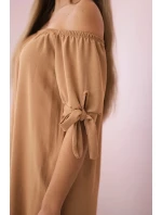 Šaty viazané na rukávoch svetlá ťava