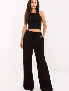 Tepláky model 216510 Relevantnosť