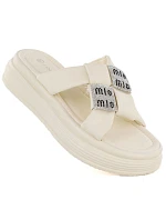 Dámske žabky na platforme so zirkónmi béžovej farby Potocki 16347