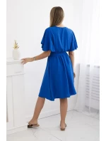 Šaty s vrstveným výstrihom v chrpovo modrej farbe
