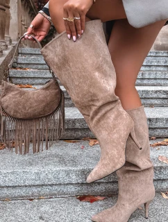 Wsuwane Kozaki Damskie Na Szpilce Z Eko Zamszu Beżowe Noretta