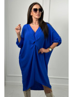 Nadrozmerné šaty s výstrihom do V v chrpovo modrej farbe
