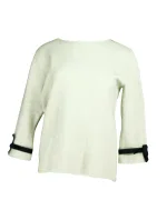 Dámsky sveter na rukávoch zdobený bielym plisovaným volánikom a čiernou stužkou SW 0202 - Gemini