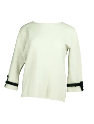 Dámsky sveter na rukávoch zdobený bielym plisovaným volánikom a čiernou stužkou SW 0202 - Gemini