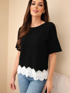 Dámsky sveter s krátkym rukávom a čipkou čierny