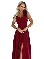 643-9 Elegantné večerné maxi šaty s rozparkom a ružami – bordové 643-9 Elegantné večerné maxi šaty s rozparkom a ružami – bordové