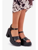 Sandały Damskie  Na Masywnym Słupku I Platformie Z Eko Skóry Czarne Korlevia