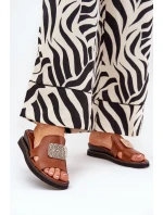 Klapki Damskie Na Koturnie Eko Skórzane Z Ozdobą Brązowe Sarela