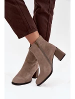 Zamszowe Botki Na Słupku Ocieplane Z Ozdobnym Detalem Artiker 57C0014 Beżowe