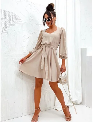 Elegantné šaty s rozšíreným spodným dielom béžovej farby (8249) Elegantné šaty s rozšíreným spodným dielom béžovej farby (8249)