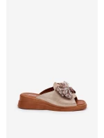 Klapki Damskie Na Koturnie Z Kokardą Złote Moonzella