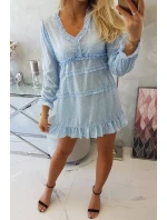 Šaty s ozdobnými volánikmi modré