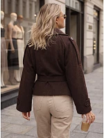 Krátky dámsky dvojradový kabát s opaskom v čokoládovej farbe FashionStreet NY0792 Krátky dámsky dvojradový kabát s opaskom v čokoládovej farbe FashionStreet NY0792