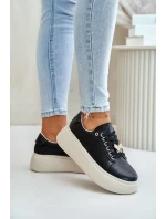 Skórzane Sneakersy Damskie Na Platformie Z Przypinką Vinceza 89101 Czarne