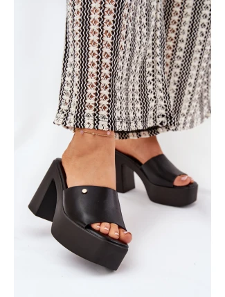 Damskie Klapki Z Eko Skóry Na Słupku I Platformie Czarne Tamirella