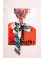 Pozoruhodné púdrovo ružové šaty s 3D grafikou