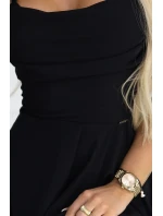 589-5 Maxi šaty bez ramienok s korzetovým zaväzovaním vzadu a rozparkom - čierne