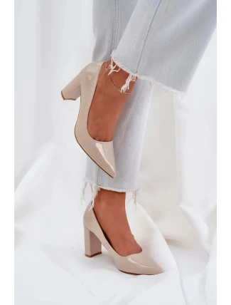 Dámske lakované lodičky Kilanne na širokom podpätku - béžové Dámske lakované lodičky Kilanne na širokom podpätku - béžové