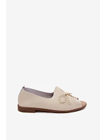 Dámske sandále s ozdobným šnurovaním a pruhmi z imitácie kože Beige Coltrania Dámske sandále s ozdobným šnurovaním a pruhmi z imitácie kože Beige Coltrania