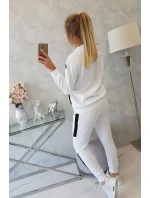 Pruhovaná športová súprava biela