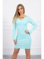 Šaty so zlatou retiazkou mint