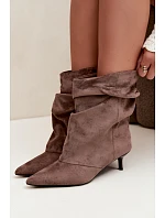 Členkové topánky typu Slouchy na podpätku, farba khaki, značka Farren Členkové topánky typu Slouchy na podpätku, farba khaki, značka Farren